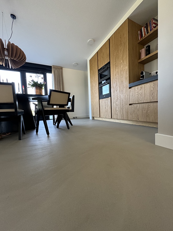 eco-lavasteen-gietvloer-krasvast-betoncreation