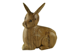 houten paashaas zittend