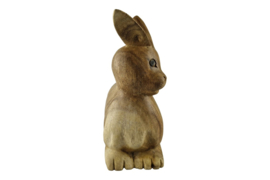 houten paashaas zittend