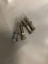 Set bouten ventilator plus spacer op waterpomp