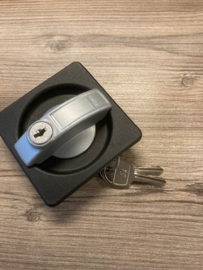 Ronis slot in stalen kast