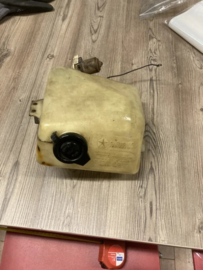 Ruitenwisservloeistofreservoir met motor en dop