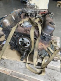 1976 V8 318 voor revisie