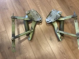 Motorkapscharnieren hoodhinges