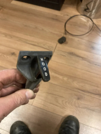 Hood release bracket met slechte kabel