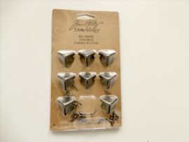Tim Holtz Box Corners – Bescherm en versier je creaties in vintage stijl