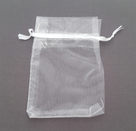 Organza kadozakje medium wit