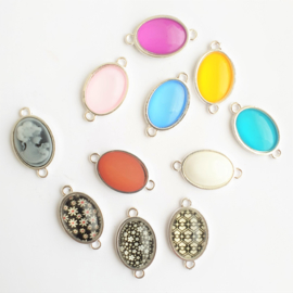 Setting / tussenstuk antiek-zilver voor cabochon van 13x18mm