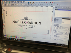 Eiken Bartafel met zwarte statenonderstel  incl. logo MOËT & CHANDON CHAMPAGNE  ice imperial  ingebrand