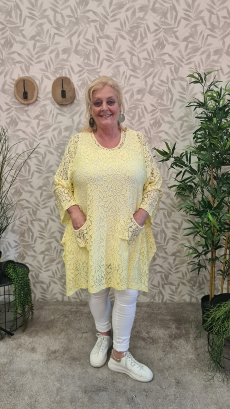 8056 Poncho Lace Magna geel t/m 58