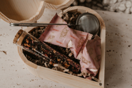 Houten hart gevuld met liefde voor de JUF