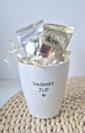 Mok "bedankt juf" ingepakt