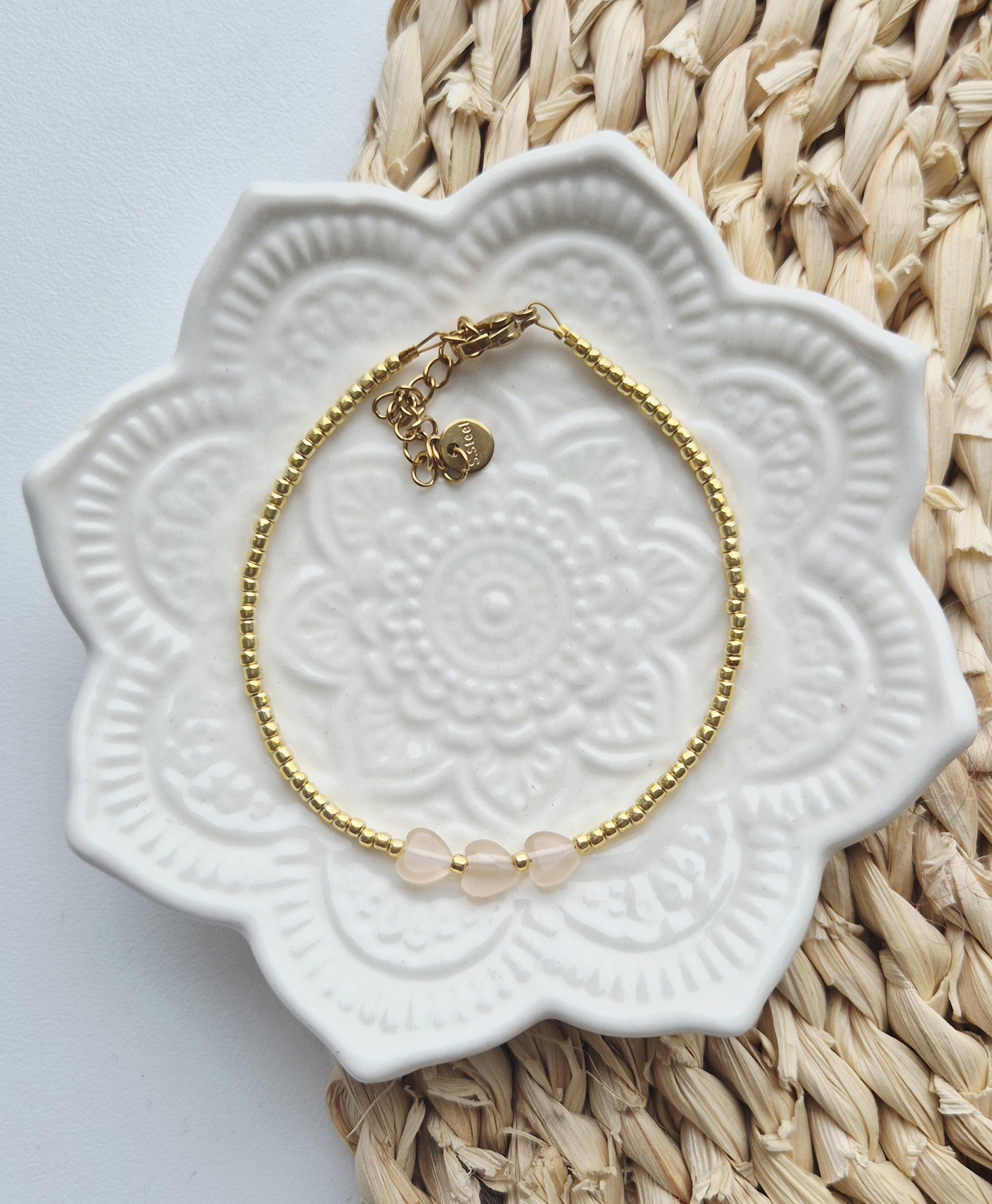 Label ZeeV armbandje hartjes beige