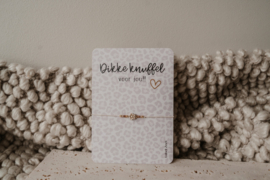 Kaart dikke knuffel voor jou met armbandje