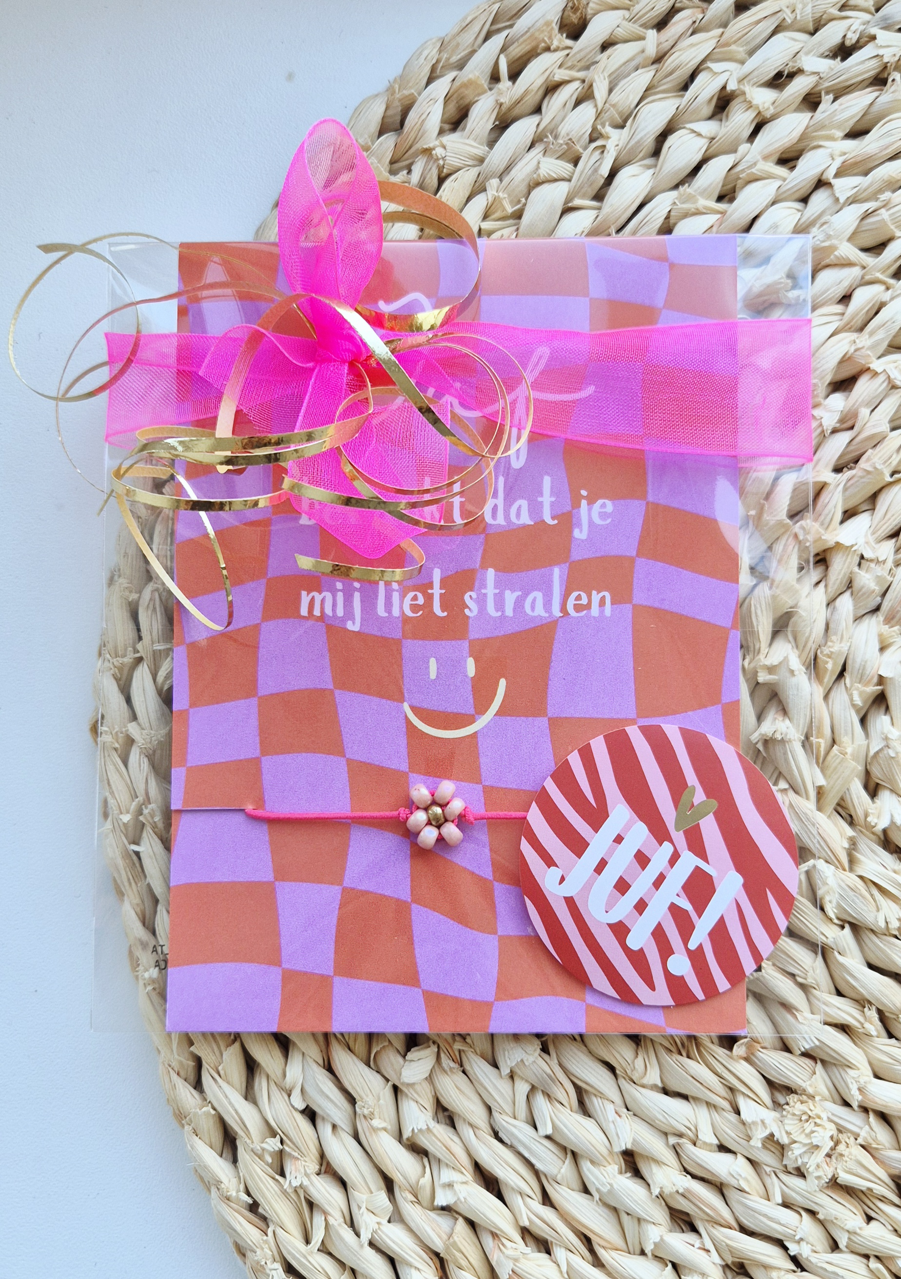 Label ZeeV juf armbandje bloem roze