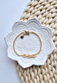 Label ZeeV armbandje three flowers beige