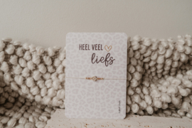 Kaart heel veel liefs met armbandje