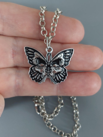 Doodskop Vlinder Choker ketting Into the Dark Vlinder ketting.