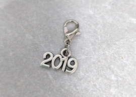 Jaartal 2019 Clip Hanger Bedel - Jubileum Geboorte Trouwdag Verjaardag Afscheid