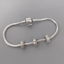 Spacer bedel 'Swirl Design' voor 2,8mm-4,5mm - verzilverde stopper voor bedelarmband Pandora Trollbeads enz.