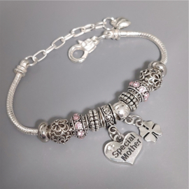 Pandora Style Mama armband met 2 stoppers en tekst Hart naar keuze. Armband voor mama dochter zus tante vriendin enz.