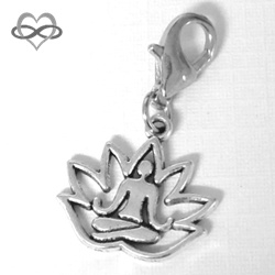 Boeddha in Lotusbloem 16mm - Yoga - symbool van Leven en Verlichting - Clip-On Charm bedel hanger