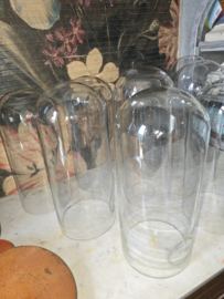 Antiek glazen snoeppotten in rek