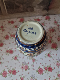 Majolica vaasje