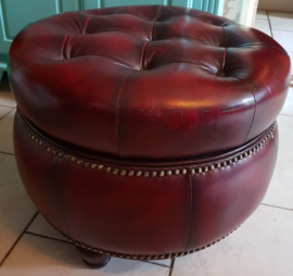 Bordeaux rood leren chesterfield hocker