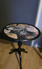 Oud houten bijzet tafeltje floraal decor