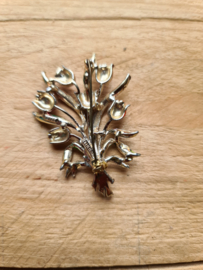 Verzilverde broche tulpen