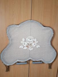 Oude grote brocante raamhor roos