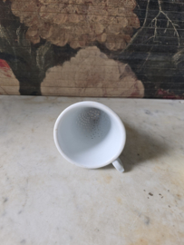 Wit porseleinen koffiefilter