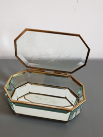 Oud glazen doosje geslepen glas