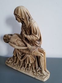 Prachtig stenen pieta beeld maria met Jezus Christus