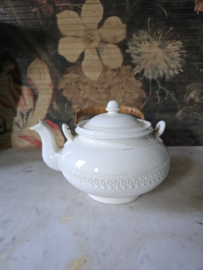 Antieke chocoladeketel petrus regout creamware