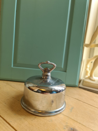 Oude verzilverde boterkoeler cloche