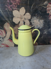 Zachtgeel emaille koffiepot