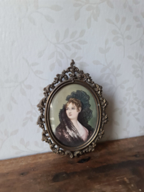 Oud koperen barok lijstje victoriaanse dame