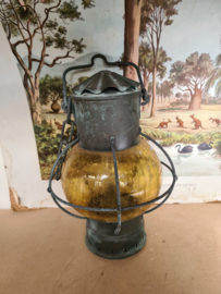 Antiek messing scheepslamp geel glas