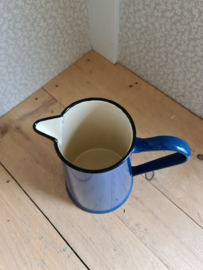 Blauw emaille kan