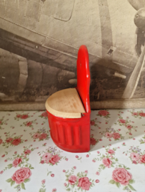 Rood emaille zoutpot