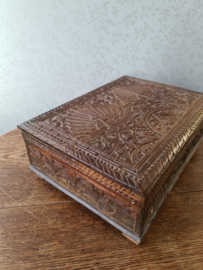 Oude bewerkt houten schrijfkist pauw