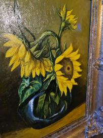 Schilderij zonnenbloemen in vaas antiek houten barok lijst