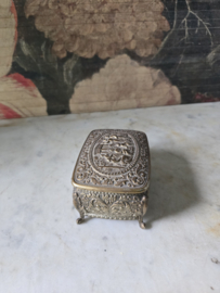 Verzilverd bewerkt sieradendoosje foreign