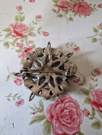 Oude verzilverde broche