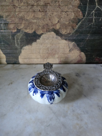 Oud verzilverd delfts blauw theezeefje