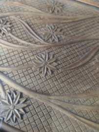 Oud bewerkt houten dienblad