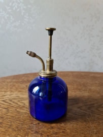 Oud blauw glazen verstuiver