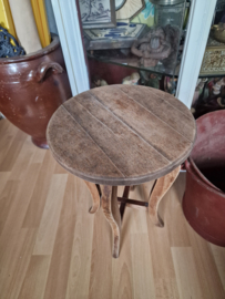 Oud eiken plantentafeltje